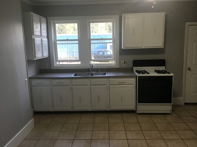 1705 W 15th St in Erie, PA - Building Photo - Building Photo