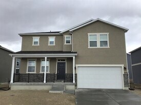 2325 S Wild Horse Way in Bluffdale, UT - Building Photo