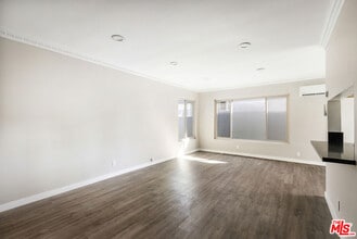 925 N Curson Ave in West Hollywood, CA - Building Photo - Building Photo