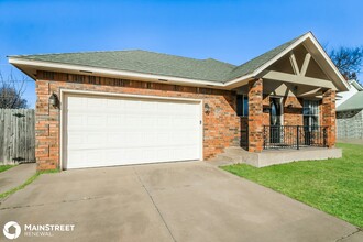 817 NW 17th St in Moore, OK - Building Photo - Building Photo