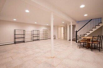 22 Puddingstone Ln in Newton, MA - Building Photo - Building Photo