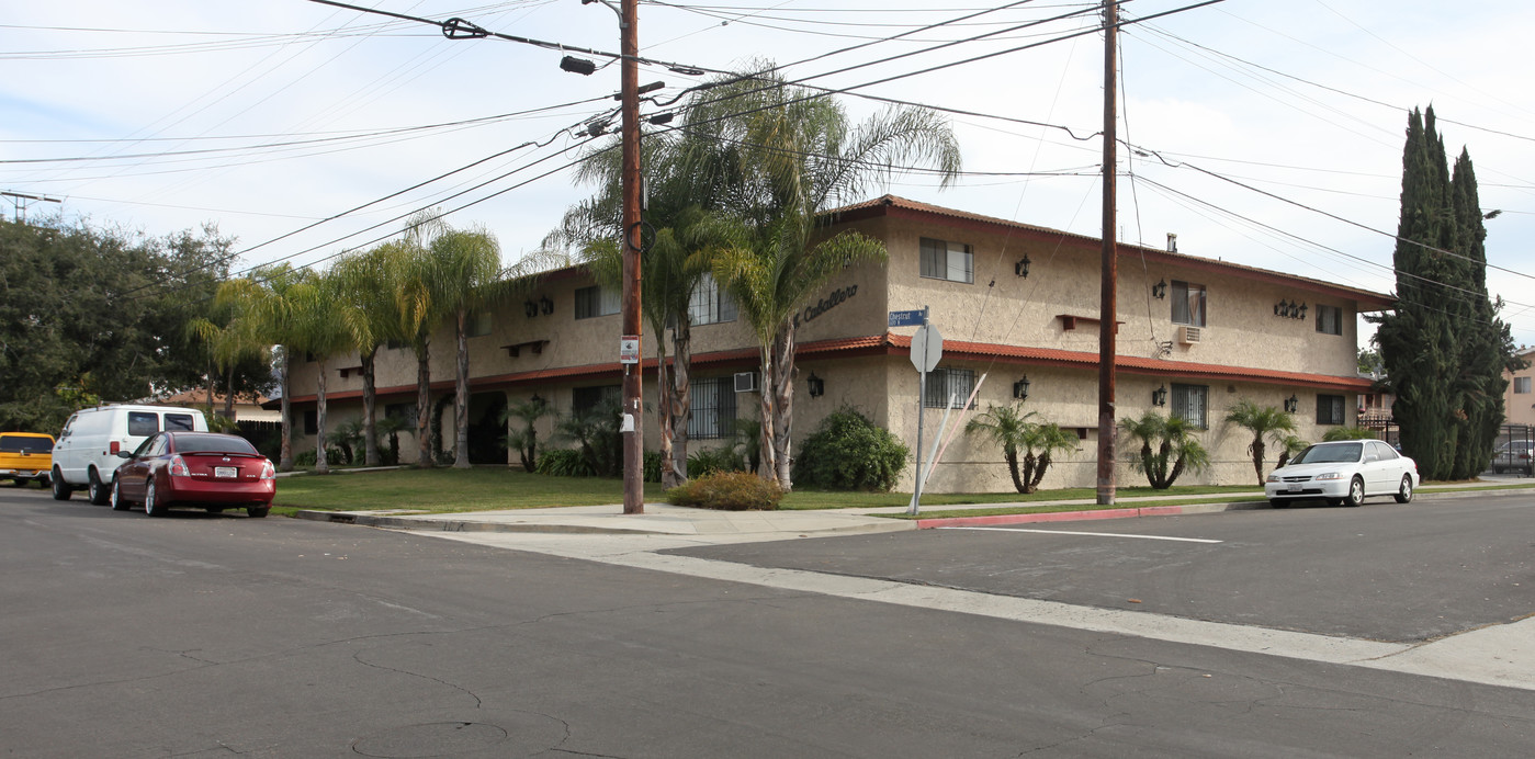 El Caballero in Los Angeles, CA - Foto de edificio