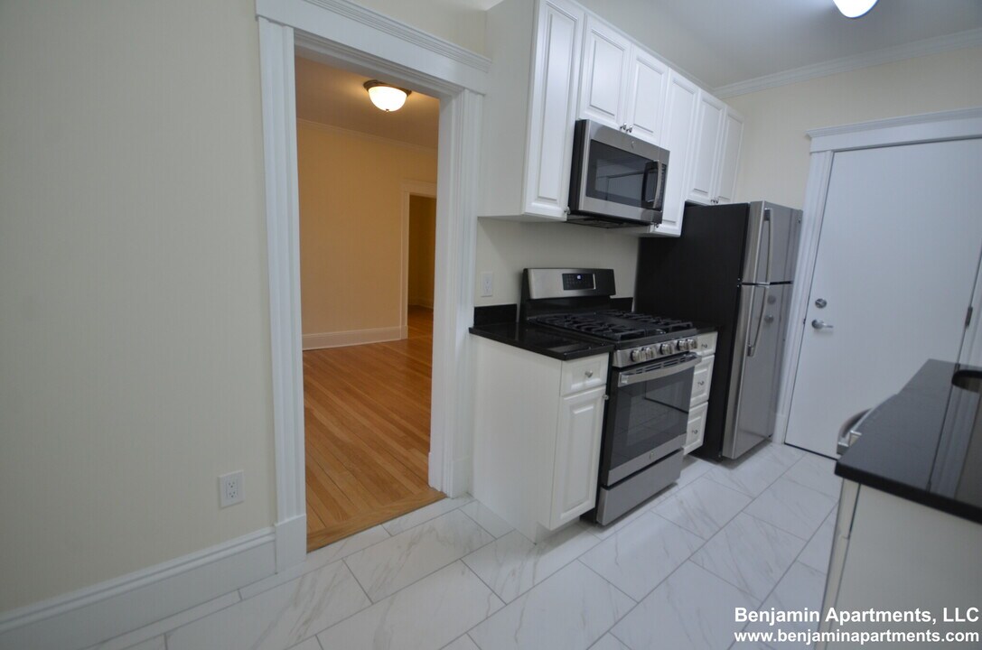 11 Chauncy St, Unit 3 in Cambridge, MA - Building Photo