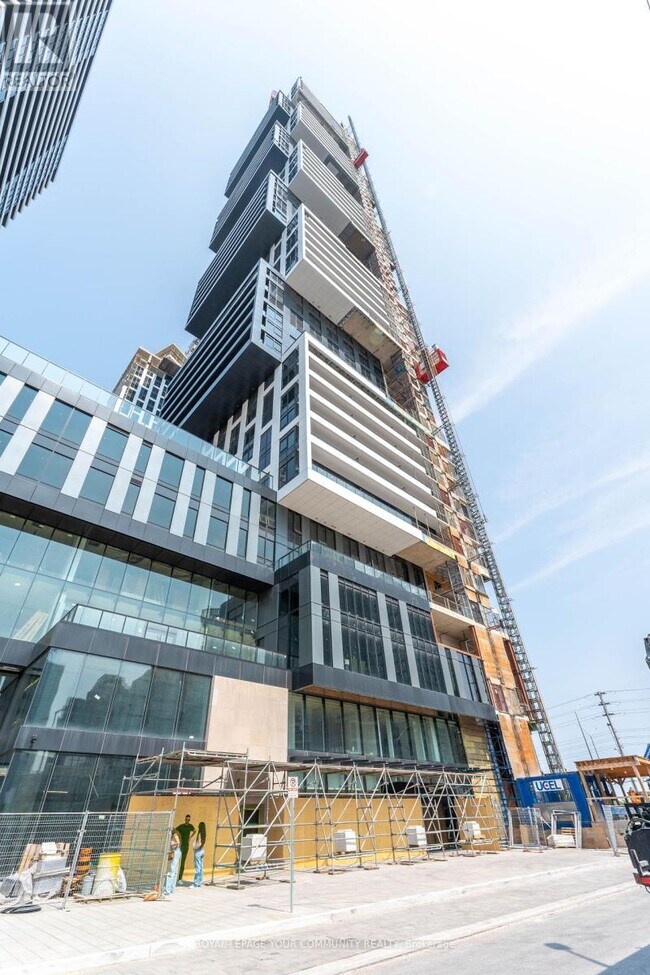 4015 The Exchange in Mississauga, ON - Building Photo - Building Photo