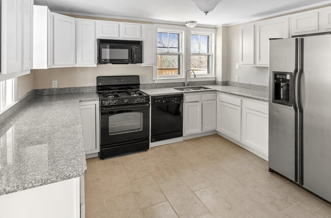 36 Fairview St in Fitchburg, MA - Building Photo - Building Photo
