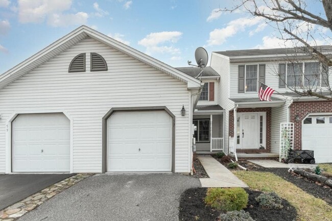 57 Nottingham Dr in Mechanicsburg, PA - Building Photo - Building Photo