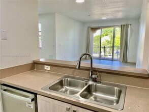 6420 NW 114th Ave in Doral, FL - Building Photo - Building Photo