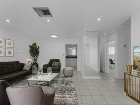 1811 SW 97th Ter in Miramar, FL - Building Photo