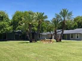 Aberdeen Acres in San Antonio, TX - Building Photo