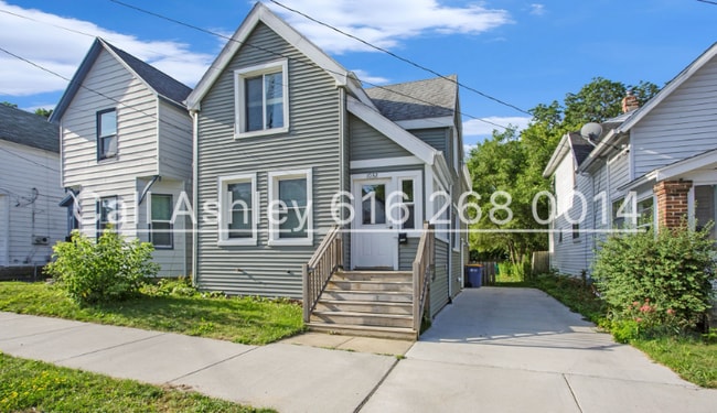 1032 Logan St SE in Grand Rapids, MI - Building Photo - Building Photo