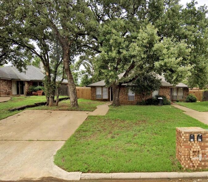 28 Shady Valley Ct, Unit 10D in Mansfield, TX - Building Photo