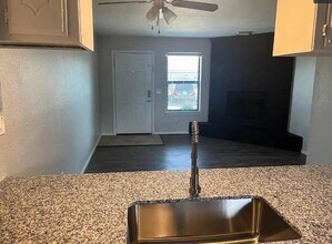 4436 NW 36th St in Oklahoma City, OK - Foto de edificio - Building Photo
