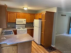 6067 Shadowbrook Dr in Lake, MI - Building Photo - Building Photo
