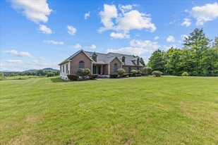 275 Dee Rd in Fairfax, VT - Building Photo