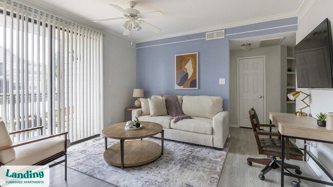 1601 W Arbrook Blvd in Arlington, TX - Foto de edificio - Building Photo