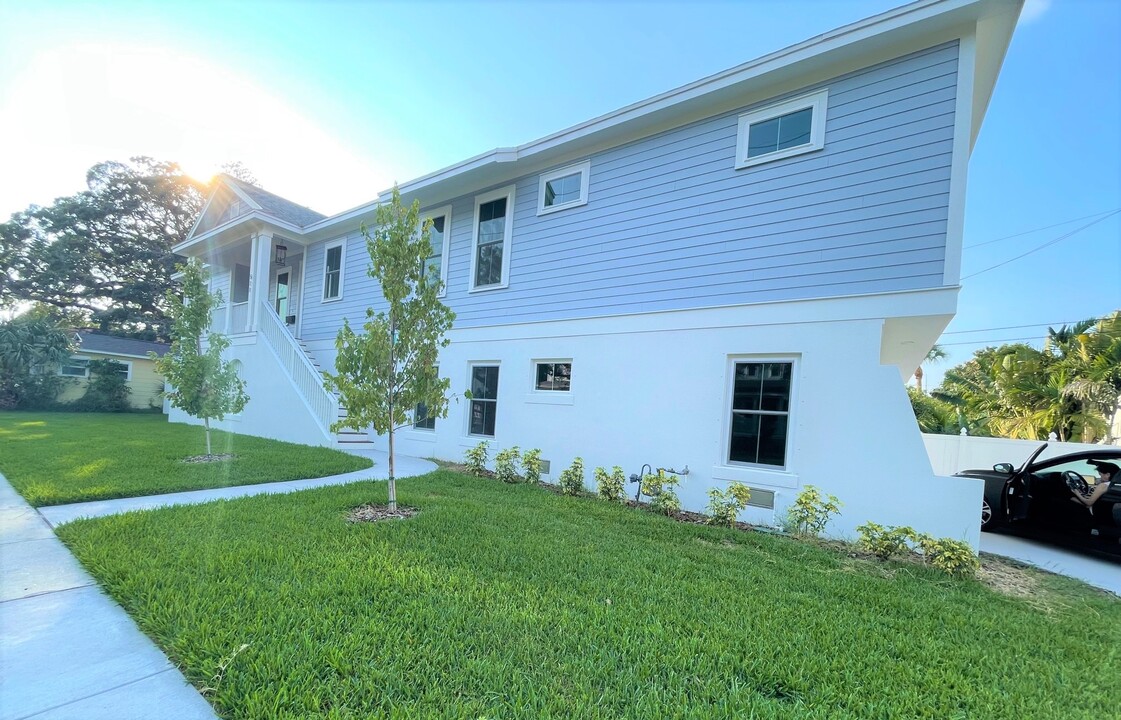 517 13th Ave S in St. Petersburg, FL - Building Photo