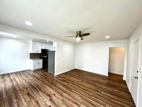 5721-5723 Tilden Ave in Los Angeles, CA - Building Photo - Building Photo