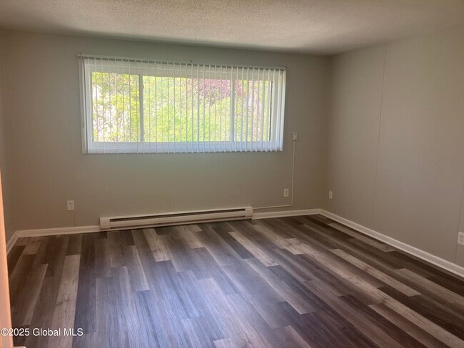21 Wells St in Saratoga Springs, NY - Building Photo - Building Photo
