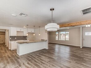 5225 N Whispering Hills Ln in Tucson, AZ - Building Photo - Building Photo