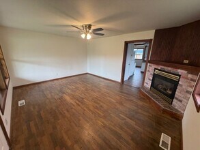 1208 J St in Centralia, WA - Building Photo - Building Photo