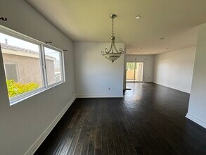 1409 S Westgate Ave, Unit 302 in Los Angeles, CA - Building Photo - Building Photo