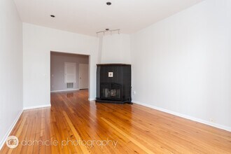 2204 N Clybourn Ave, Unit 3 in Chicago, IL - Building Photo - Building Photo