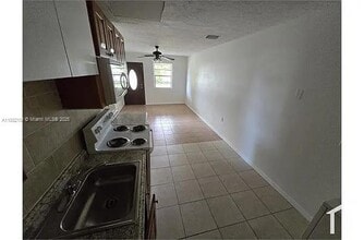 13451 SW 268th St in Naranja, FL - Building Photo - Building Photo
