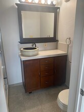 536 Grant St, Unit B in Oceanside, CA - Foto de edificio - Building Photo