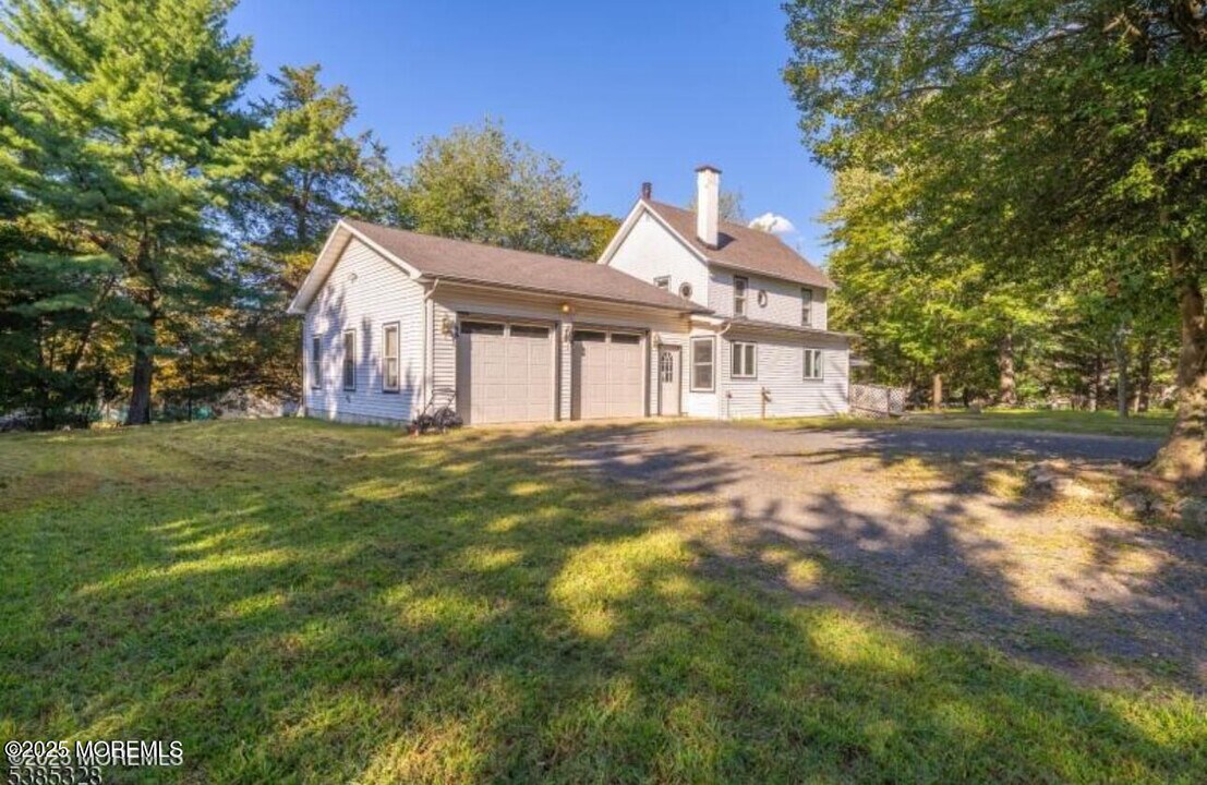 479 Line Rd in Matawan, NJ - Building Photo