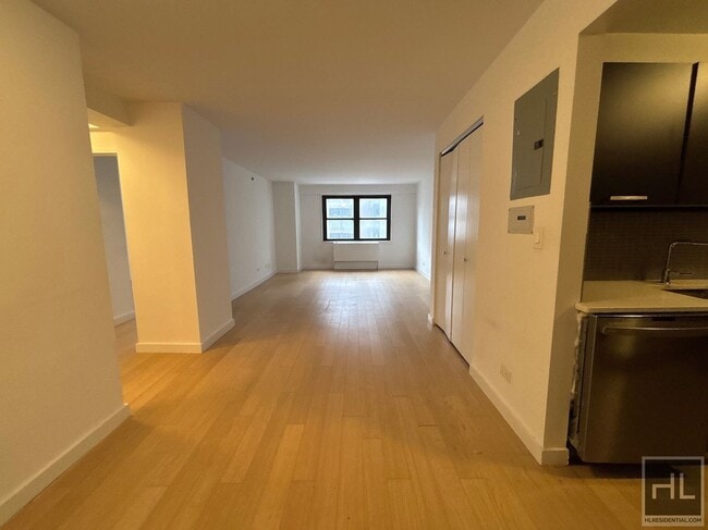 East 39th Street, Unit 15B
