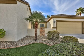 2229 Suffron Hills Ct in Henderson, NV - Building Photo - Building Photo