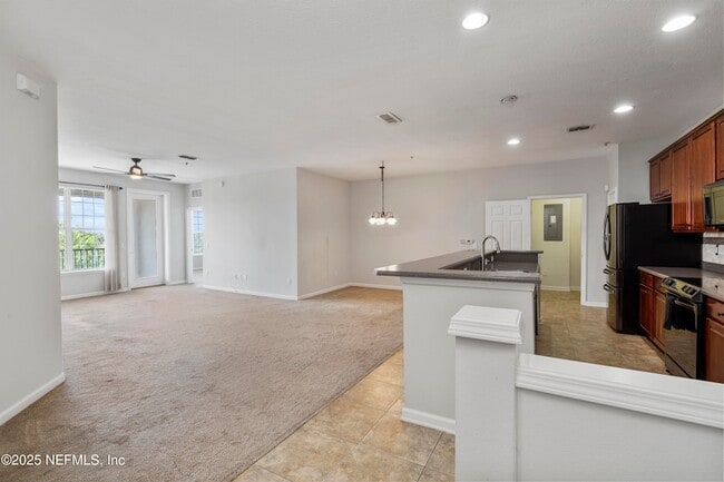 11251 Campfield Dr, Unit 2410 in Jacksonville, FL - Building Photo - Building Photo