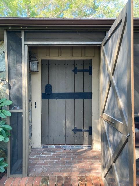 property at 1750 Braxton Bragg Ln