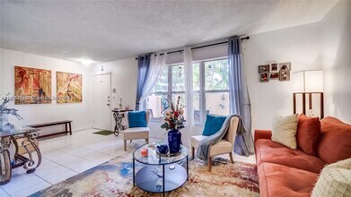 14107 SW 66th St in Miami, FL - Building Photo - Building Photo