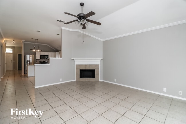 105 Bear Trail in Waxahachie, TX - Foto de edificio - Building Photo