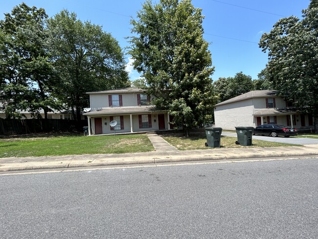 8700 White Rock Ln in Little Rock, AR - Building Photo - Building Photo