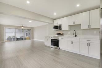 1118 N J St in Lake Worth Beach, FL - Building Photo - Building Photo