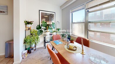 175 Beacon St, Unit 314 in Somerville, MA - Foto de edificio - Building Photo