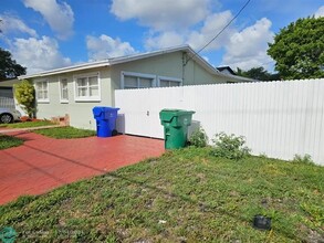 6544 NW 6th Ave in Miami, FL - Building Photo - Building Photo