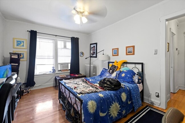 property at 656 W Oakdale Ave