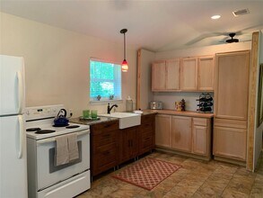 1630 Crestdale Dr in Houston, TX - Building Photo - Building Photo