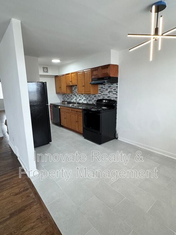 2423 Bleigh Ave in Philadelphia, PA - Building Photo - Building Photo