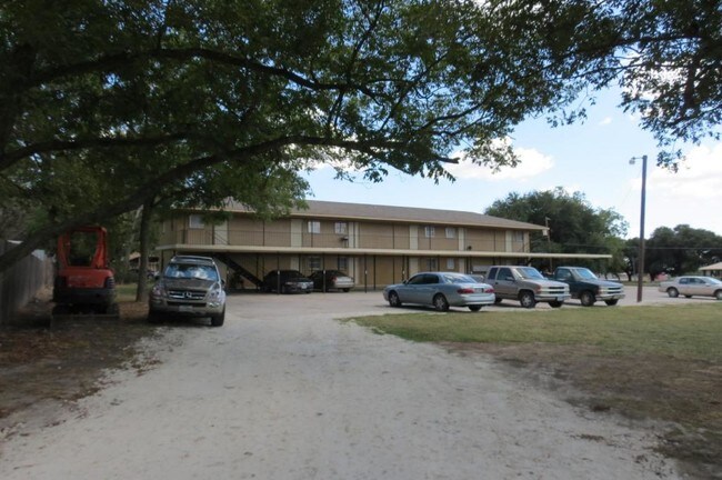 505 Evergreen St in Mexia, TX - Building Photo - Building Photo