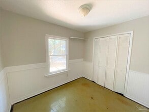 111 Cavalier Dr in Pensacola, FL - Building Photo - Building Photo