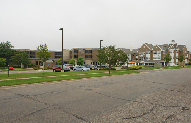 Ebenezer Ridge Point Apartments in Burnsville, MN - Building Photo - Building Photo