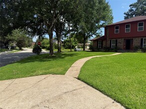 3232 Parkwood Dr in Houston, TX - Building Photo - Building Photo