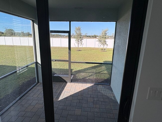 1173 Caloosa Crk Dr in La Belle, FL - Foto de edificio - Building Photo