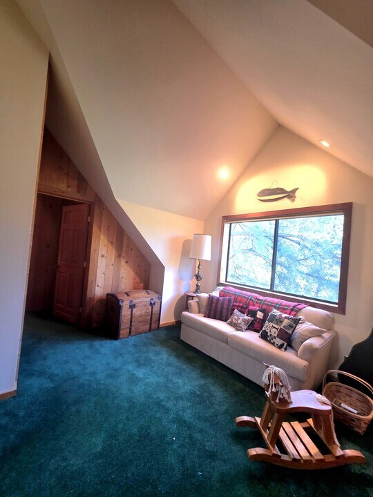 1921 Bernina Dr in Pine Mountain Club, CA - Building Photo