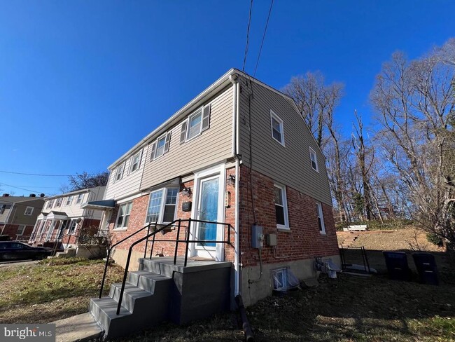 property at 5804 Shoshone Dr