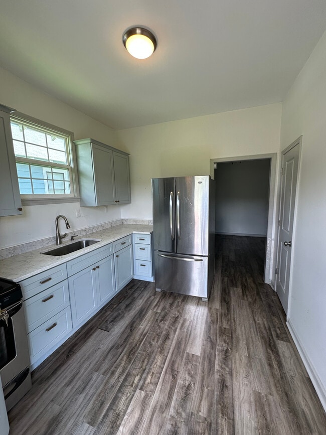 810 Brookline St SW, Unit 4